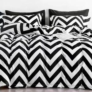 Black and White Chevron Bedding Set
